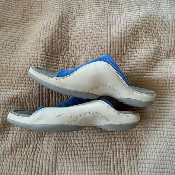 Merrell Slip-Ins - Picture 2 of 4